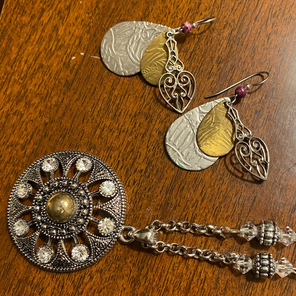 Necklace and earrings set. Costume jewelry with cz stones and beads. Fun bling!